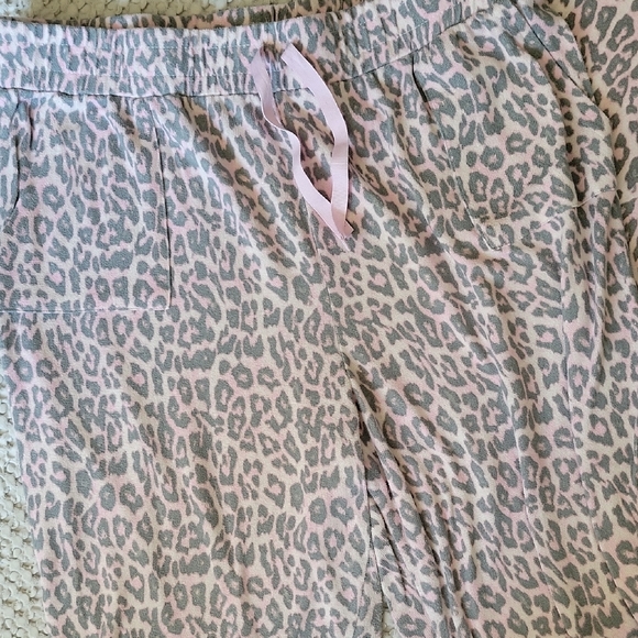 Just Be Womens Oversized L Pink Gray Leopard Print Pajama Set Ultra Soft - Picture 4 of 9